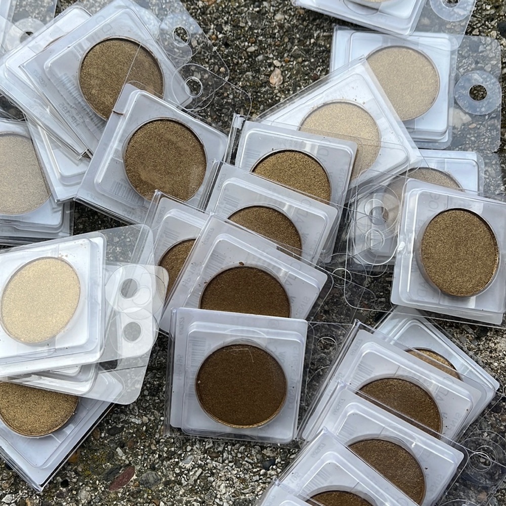 Coastalscents golden avocado eyeshadow